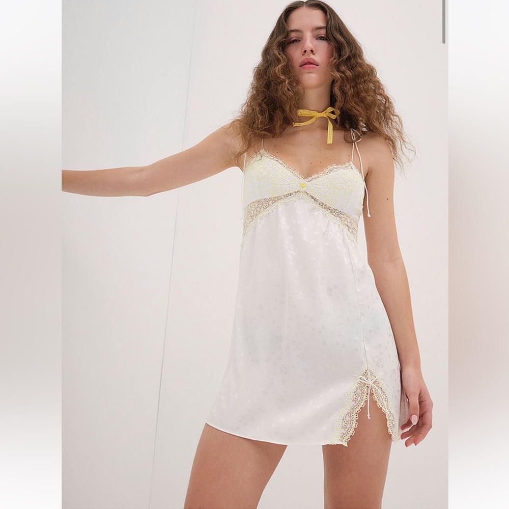 For Love and Lemons NWT
3D Daisy Baby's Breath Slip Dress